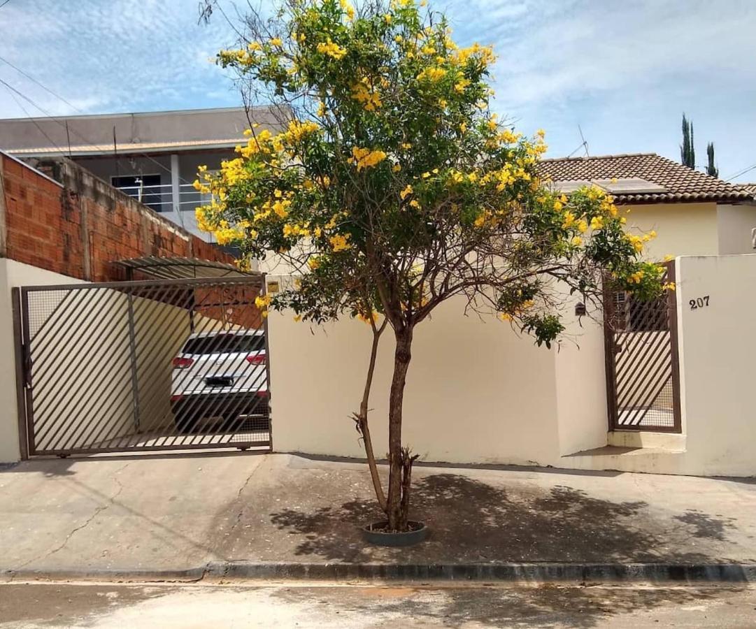 OlímpiaBela Casa Com Churrasqueira E Estacionamento别墅 外观 照片